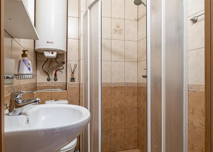 1bdrm Downtown Varna